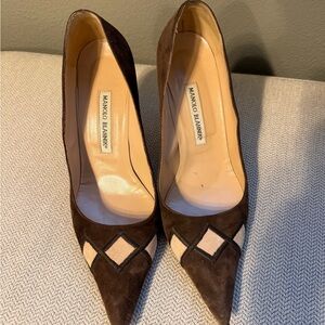 Manolo Blahnik Suede Brown and Cream Heels size 40 (8 us). Authentic